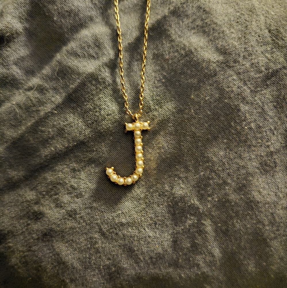 ✨️Gold and Pearl "J" Initial Necklace✨️